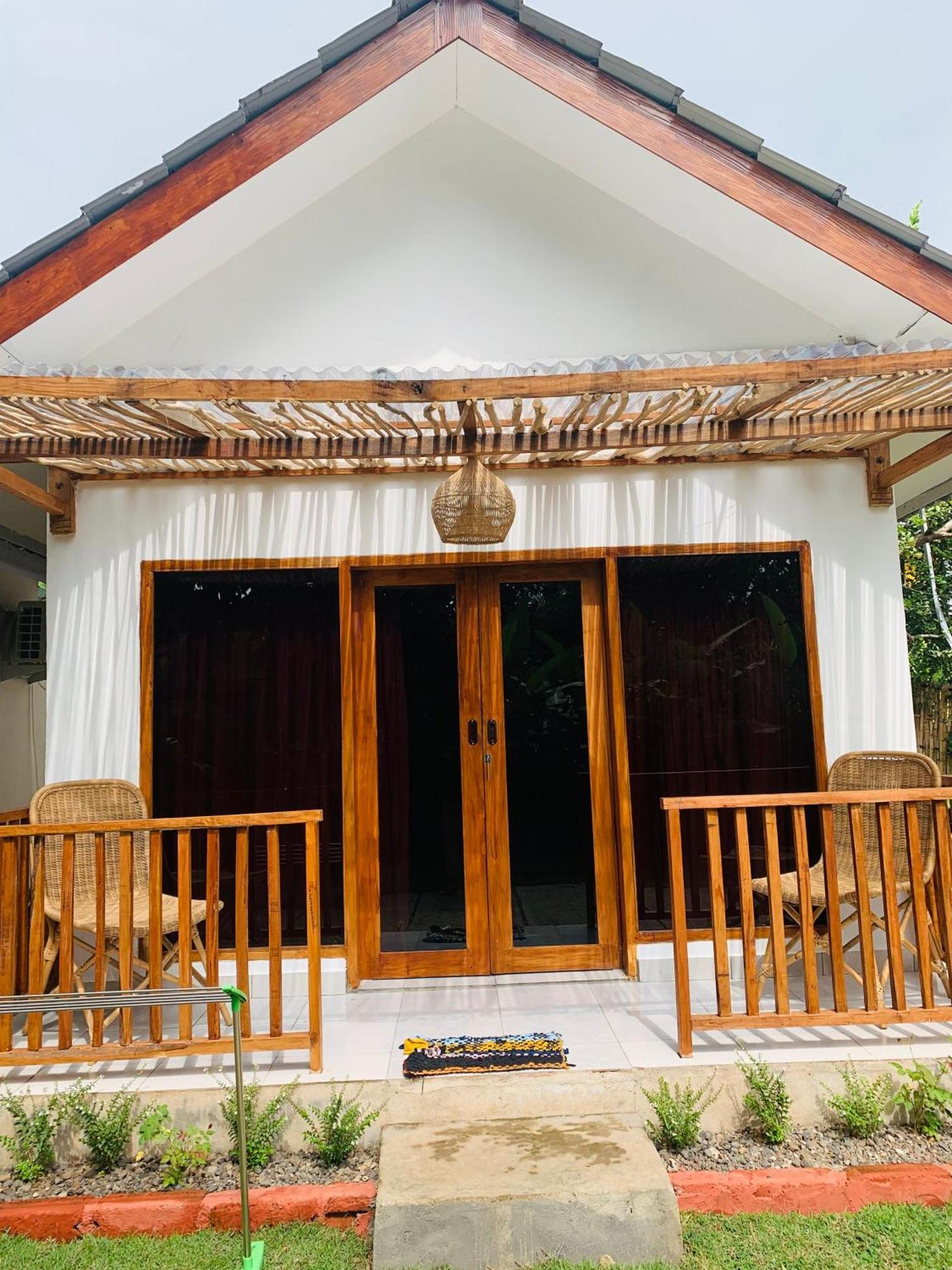 Anjani Larva Cottage - Homestay And Eatery Senaru Ngoại thất bức ảnh