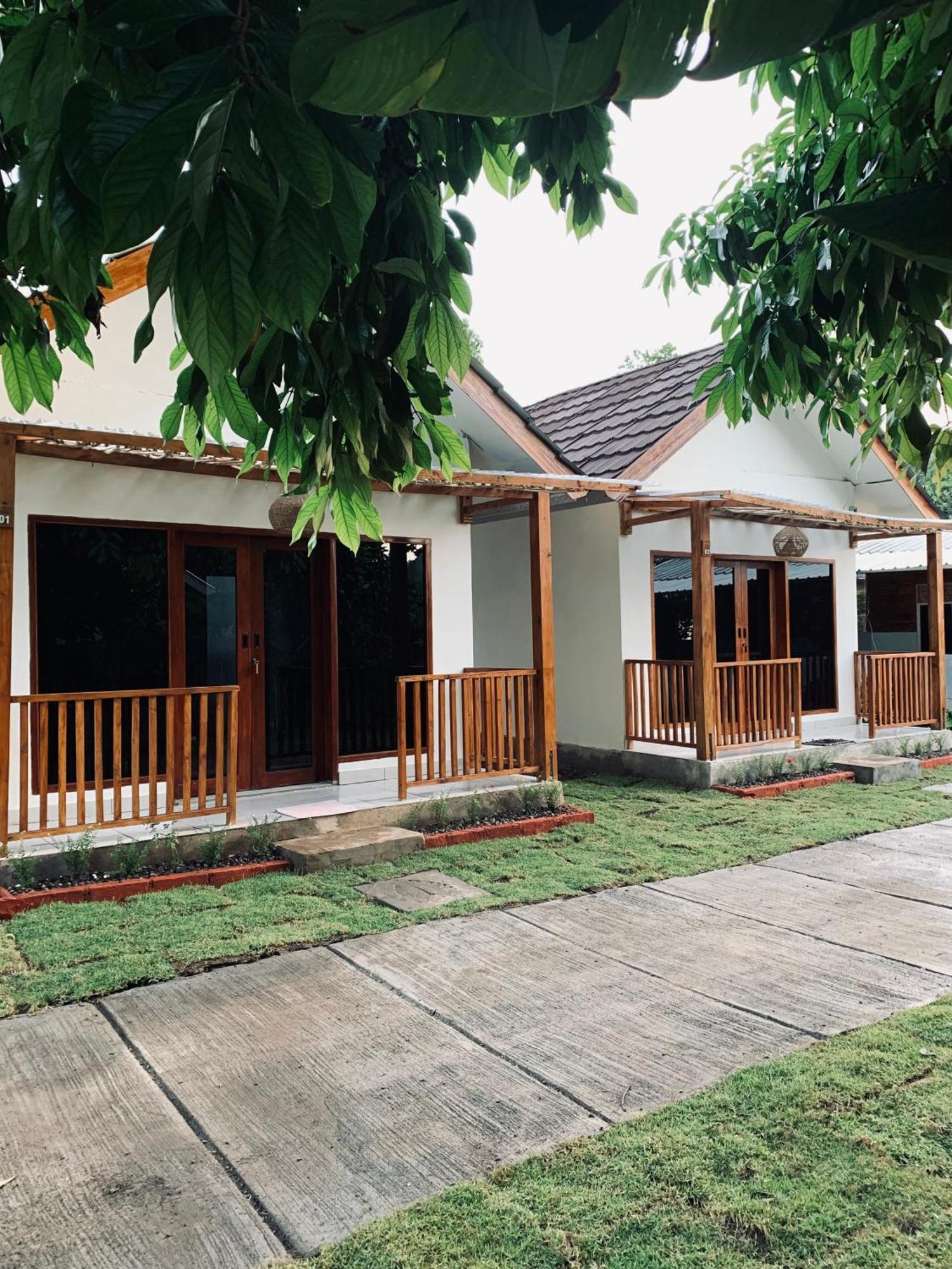 Anjani Larva Cottage - Homestay And Eatery Senaru Ngoại thất bức ảnh