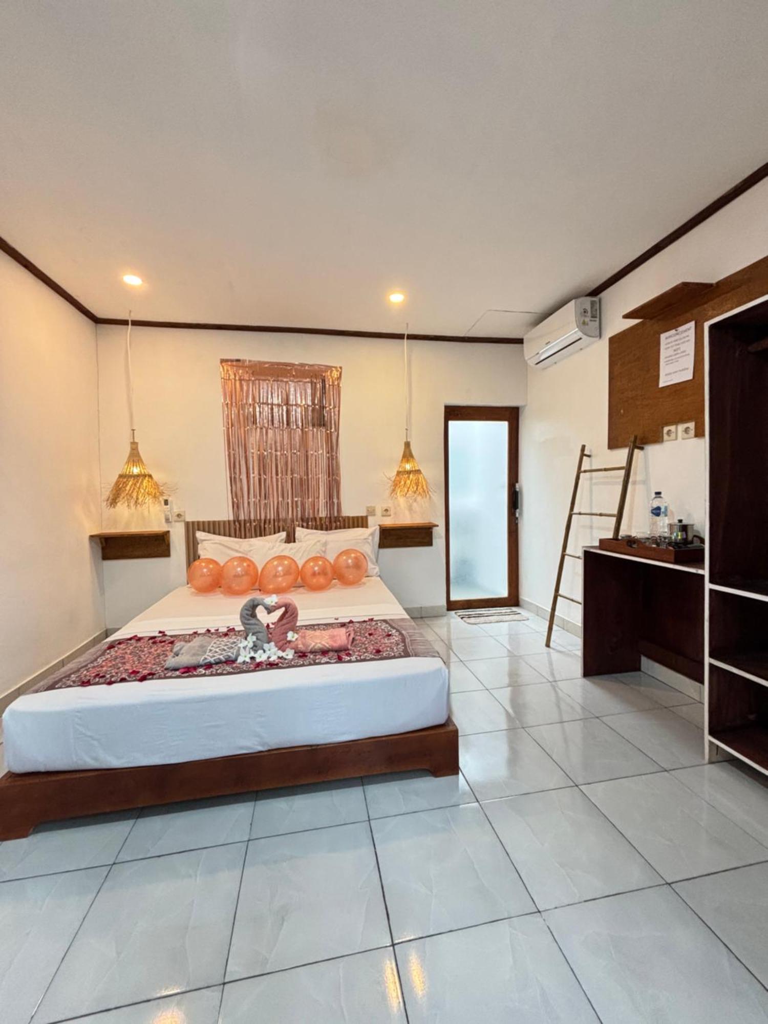 Anjani Larva Cottage - Homestay And Eatery Senaru Ngoại thất bức ảnh