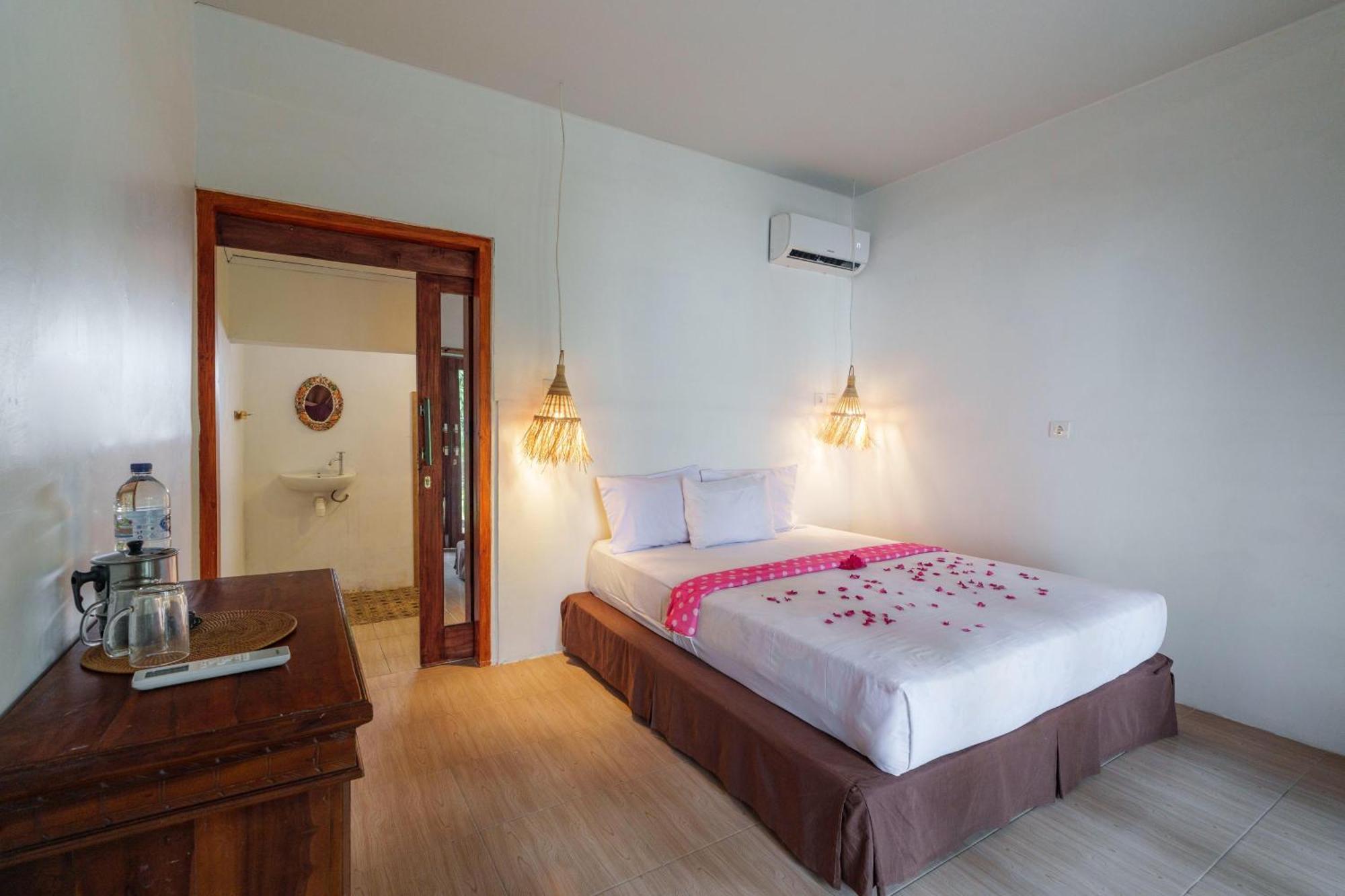 Anjani Larva Cottage - Homestay And Eatery Senaru Ngoại thất bức ảnh