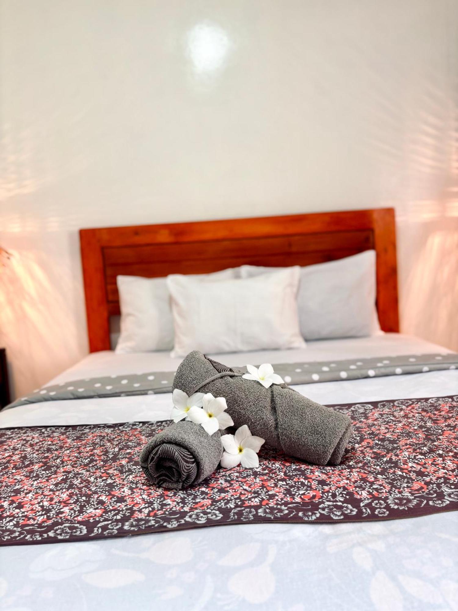 Anjani Larva Cottage - Homestay And Eatery Senaru Ngoại thất bức ảnh